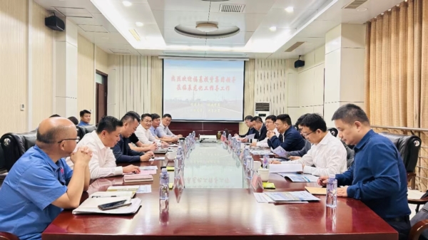 ?；顿Y來化工基地考察