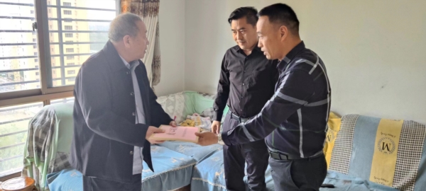 鑫巖公司為職工組織愛(ài)心捐款