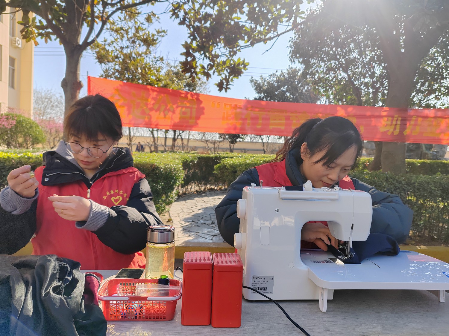金達(dá)煤礦開展“踐行雷鋒精神  助力企業(yè)前行”黨員志愿服務(wù)活動